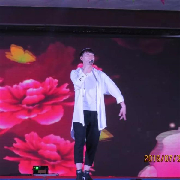 郭峰 音乐教师